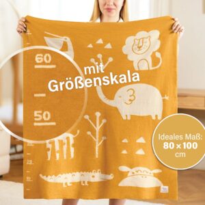 Gestrickte Babydecke aus Baumwolle in Gelb mit Größenskala, perfekt für Kinderwagen mit idealer Größe: 80x100cm, liebevolles Geschenk zur Geburt für Mädchen und Jungen.