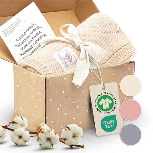 Merle Toys Babydecke Strick in Perlweiß, Rosa und Grau – Bio-Baumwoll Babydecke, ideal als Geschenk, entworfen in Österreich.